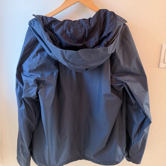 Mountain Hardware jacket - Picture 3 of 7